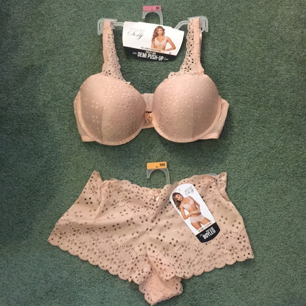Bra and panty set nude. Size 36D and medium.